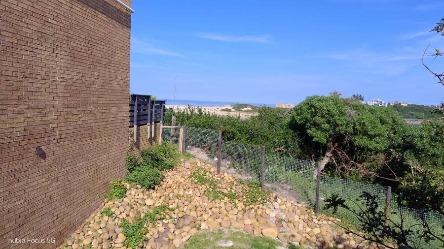 3 Bedroom Property for Sale in Paradise Beach Eastern Cape